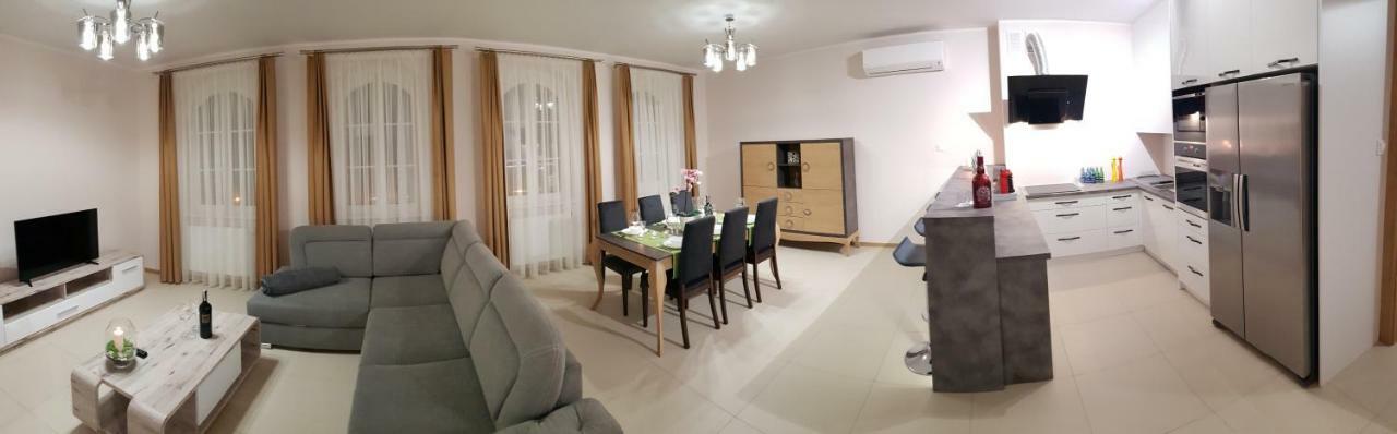 Apartamenty แอลบลอง ภายนอก รูปภาพ