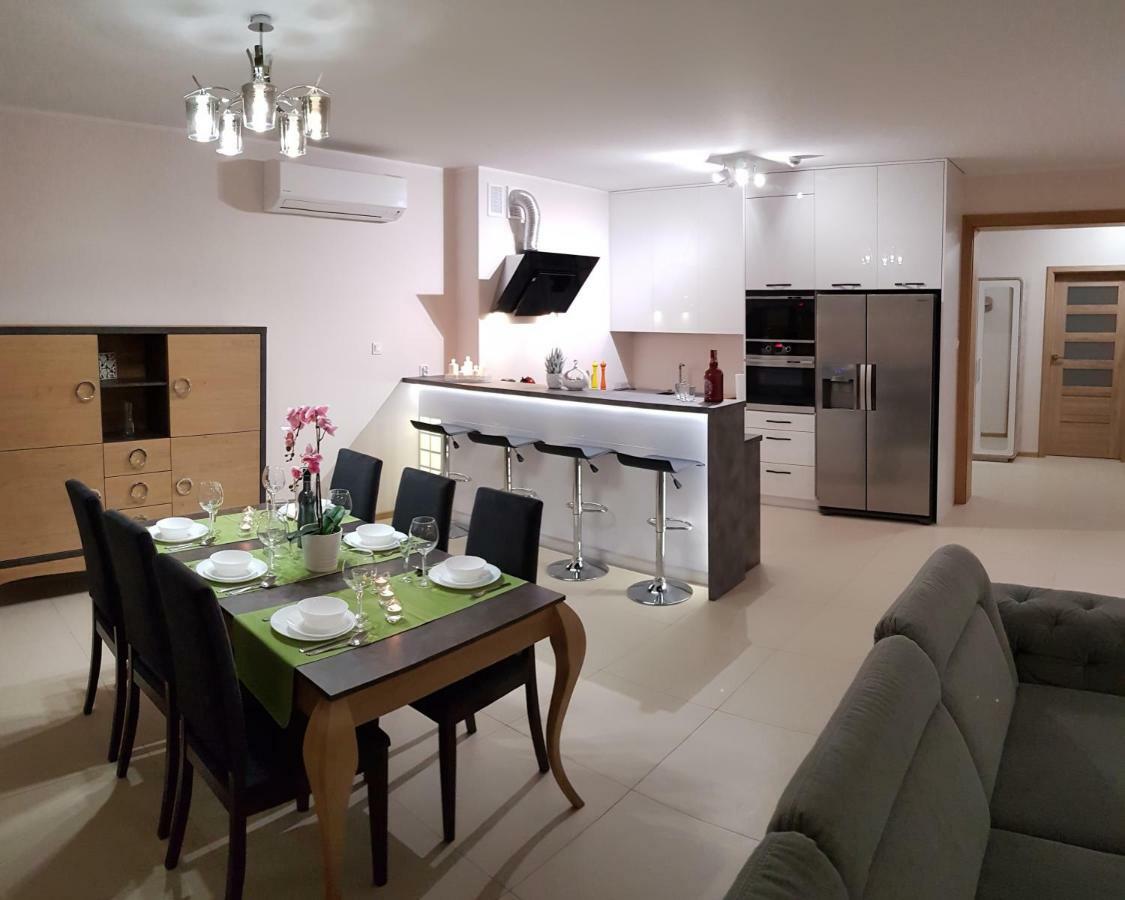 Apartamenty แอลบลอง ภายนอก รูปภาพ