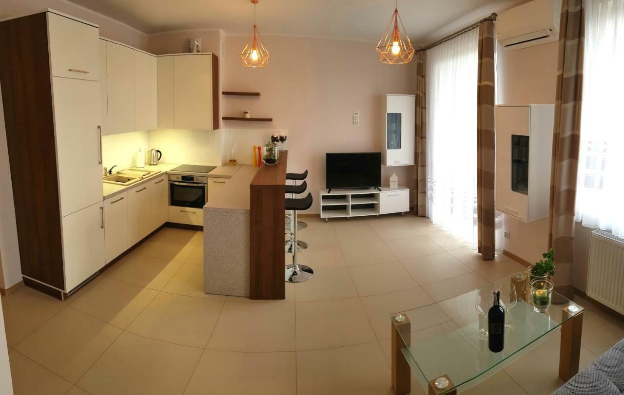 Apartamenty แอลบลอง ภายนอก รูปภาพ